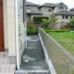 施工後（14） 家周りはビリ砂利を敷いています