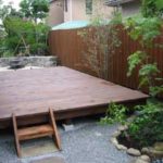 施工後（7） ウッドデッキの前には、ヤマボウシを植えました。