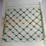 施工中（3） 枝折戸を編みました