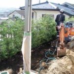 施工中（3） レイランドヒノキ　植栽中