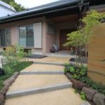 施工後（16） 玄関へ