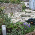 施工後（17） ずっと屋根にあった鬼瓦をオブジェに