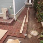 施工中（16） 　 ベルギーレンガアプローチ