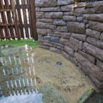 施工後(3) 丹波石の壁泉 下に溜りをつくり、子供たちの水遊び場となります