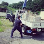 施工中(12)大谷石の産地(栃木県)まで足を運び厳選します。