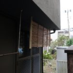 施工中　簾(すだれ)作成中